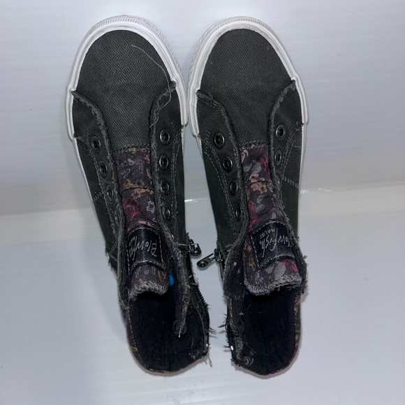 Blowfish Malibu Kailyn Kora High-MidTop Sneakers Black Sun Canvas/ Floral Size 7 - Picture 9 of 10